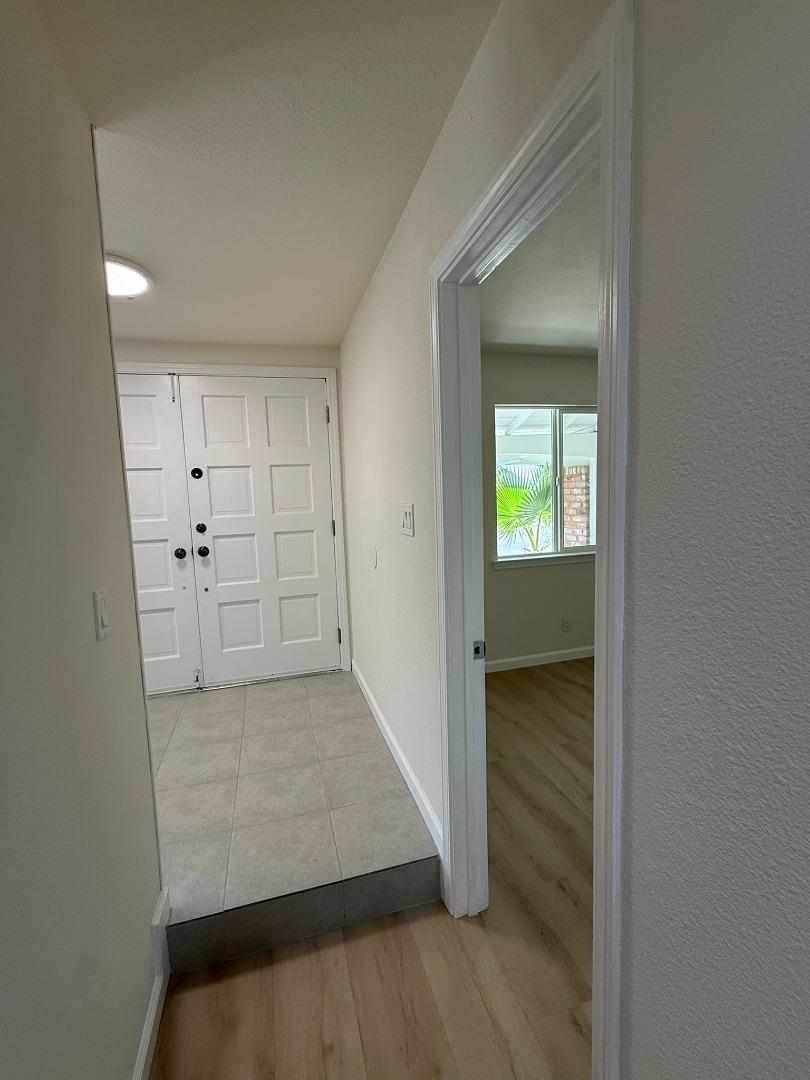 5054 Howes Lane