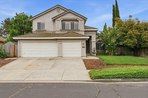 Photo of 3426 Glen Ellen Drive, FAIRFIELD, CA 94534 (MLS # ML82039487)