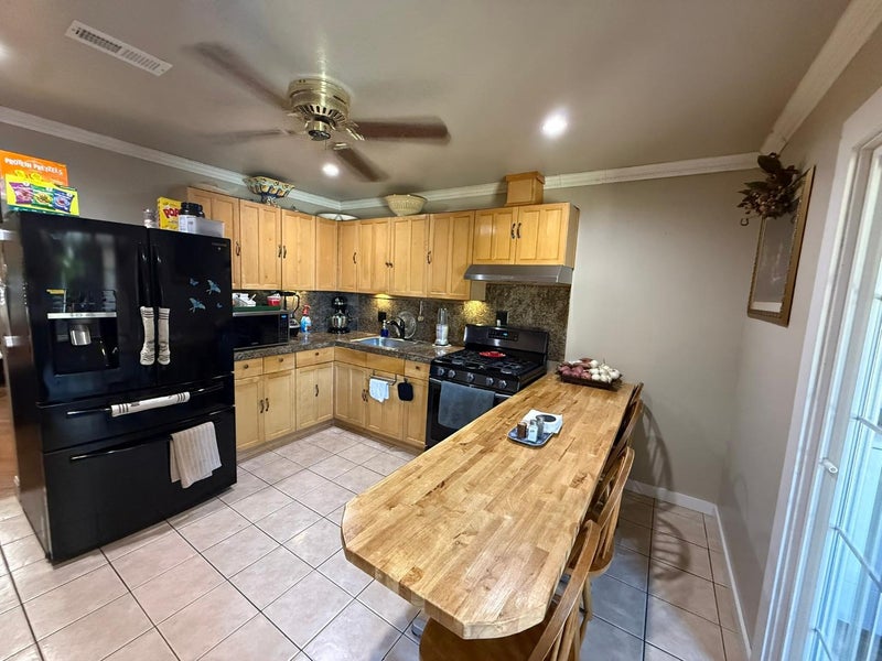 2440 Poplar Drive