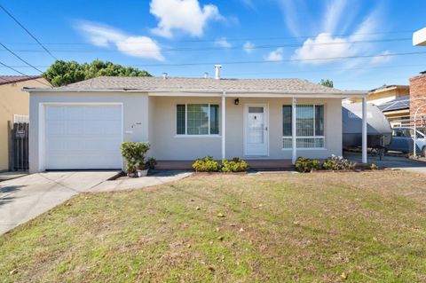 Photo of 957 Oakwood Avenue, VALLEJO, CA 94591 (MLS # ML82026054)