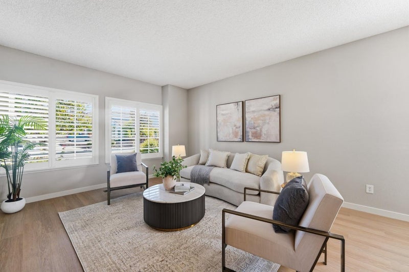 3493 Heritage Oaks Drive