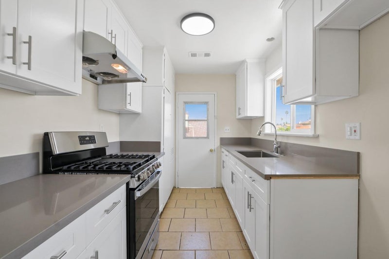 1332 East Las Tunas Drive