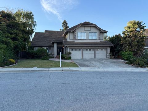 Photo of 1814 Kern Loop, FREMONT, CA 94539 (MLS # ML82048049)