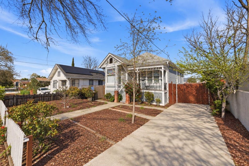 1090 South 7th Street