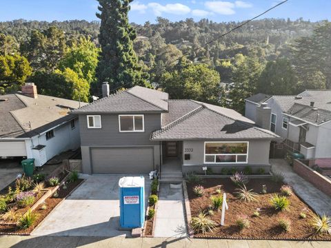 Tiny photo for 3332 Victor Avenue, OAKLAND, CA 94602 (MLS # ML82022908)