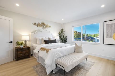 Tiny photo for 3332 Victor Avenue, OAKLAND, CA 94602 (MLS # ML82022908)