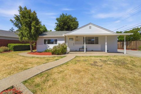 Photo of 22051 Hibiscus Drive, CUPERTINO, CA 95014 (MLS # ML82040230)