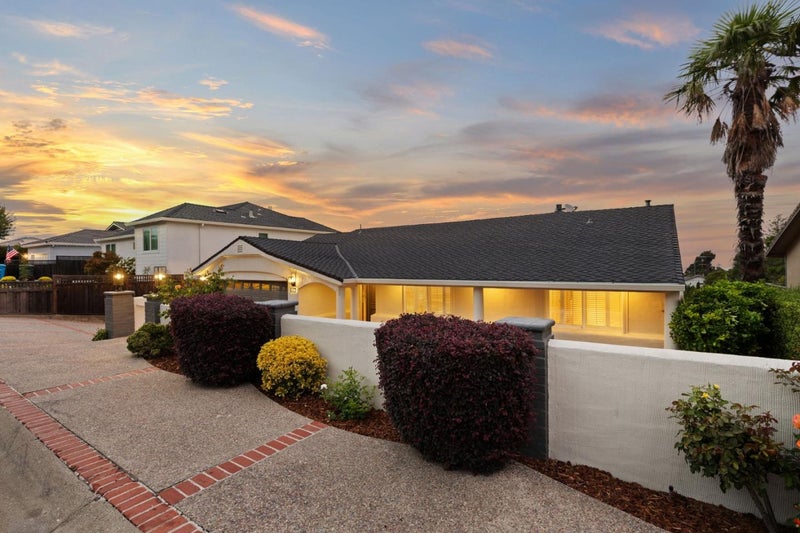 1516 Alturas Drive