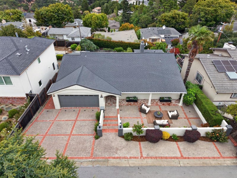 1516 Alturas Drive