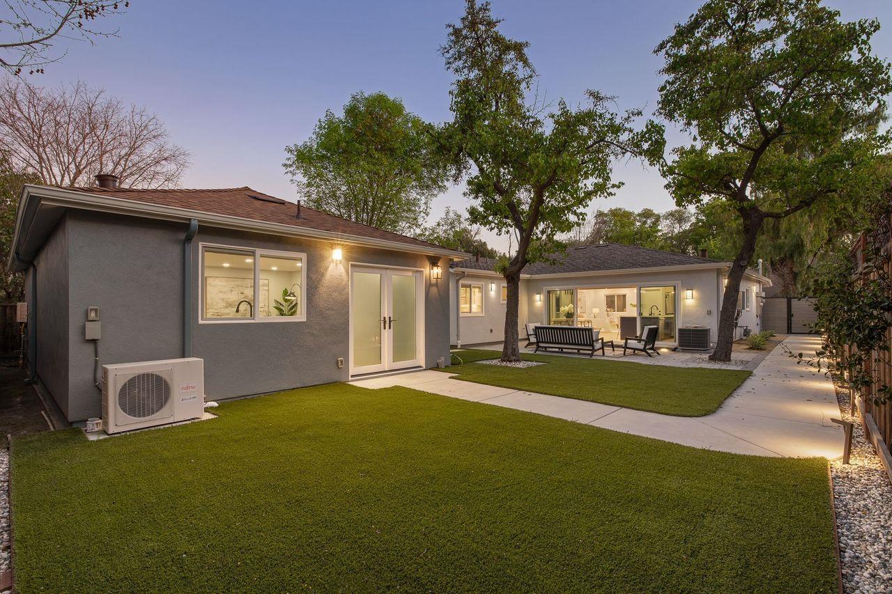 1950 Hackett Avenue