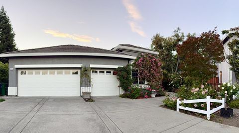 Photo of 15 Brewin Court, SAN RAMON, CA 94583 (MLS # ML82042194)
