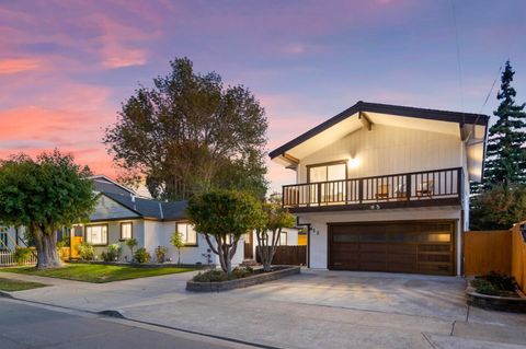 Photo of 824 14th Avenue, Menlo Park, CA 94025 (MLS # ML82026348)