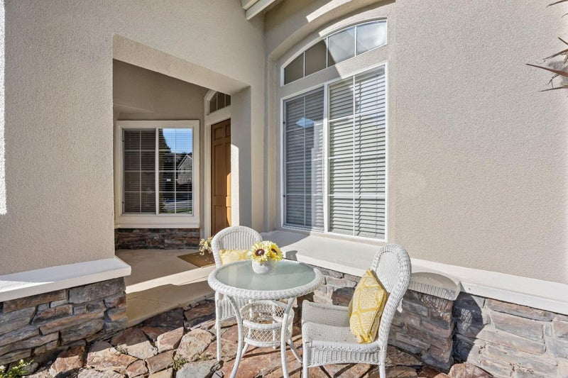 9520 Rancho Hills Drive