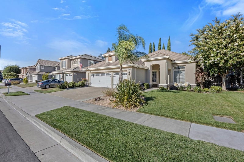 9520 Rancho Hills Drive