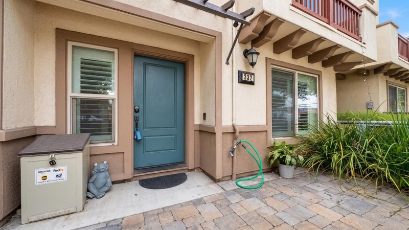 322 North Fair Oaks Avenue
