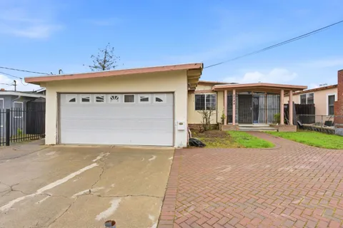 2548 Hazelwood Way, East Palo Alto, CA 94303 - #: ML82035600