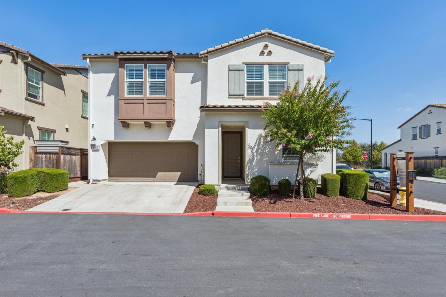 1559 Zephyr Place