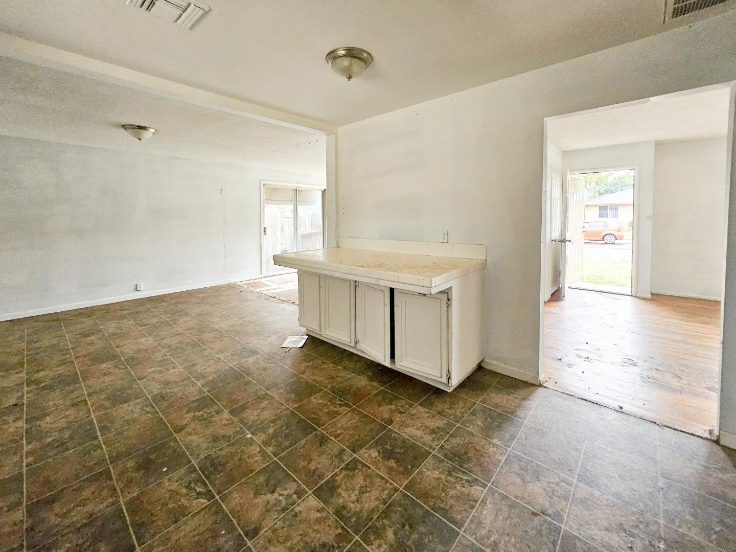 2416 Roble Avenue