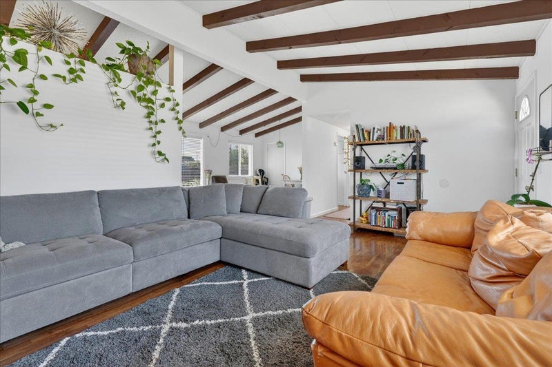 3182 Vista Del Camino