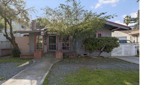 Photo of 763 S 11th Street, SAN JOSE, CA 95112 (MLS # ML82033137)