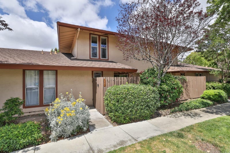 248 East Red Oak Drive E