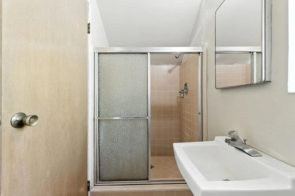 Los Altos Hills, California 94022, United States, 4 Bedrooms Bedrooms, ,3 BathroomsBathrooms,Residential,Active,185363