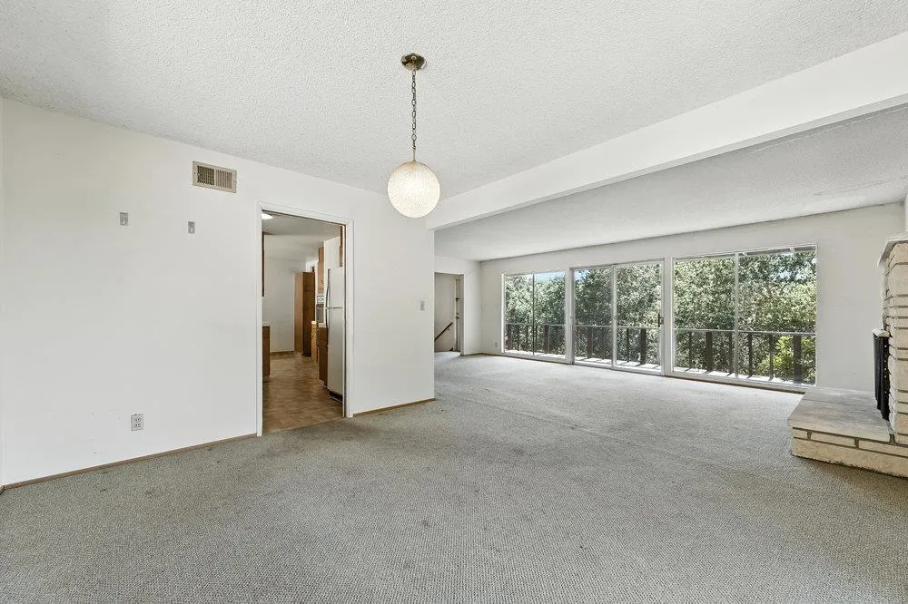 Los Altos Hills, California 94022, United States, 4 Bedrooms Bedrooms, ,3 BathroomsBathrooms,Residential,Active,185363