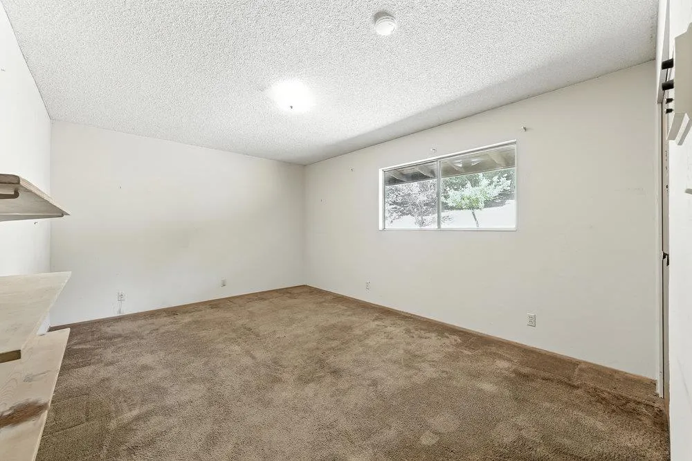 Los Altos Hills, California 94022, United States, 4 Bedrooms Bedrooms, ,3 BathroomsBathrooms,Residential,Active,185363