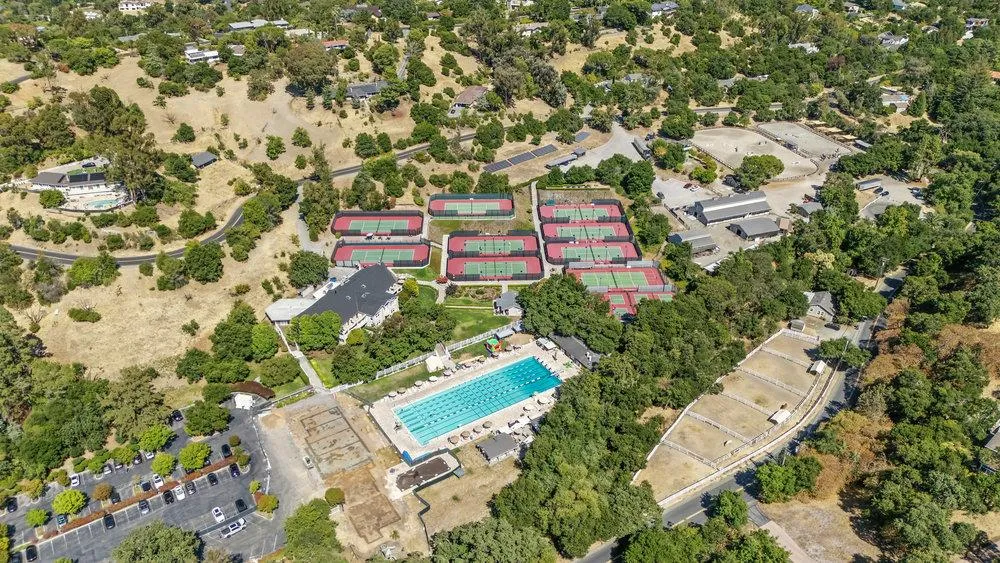 Los Altos Hills, California 94022, United States, 4 Bedrooms Bedrooms, ,3 BathroomsBathrooms,Residential,Active,185363