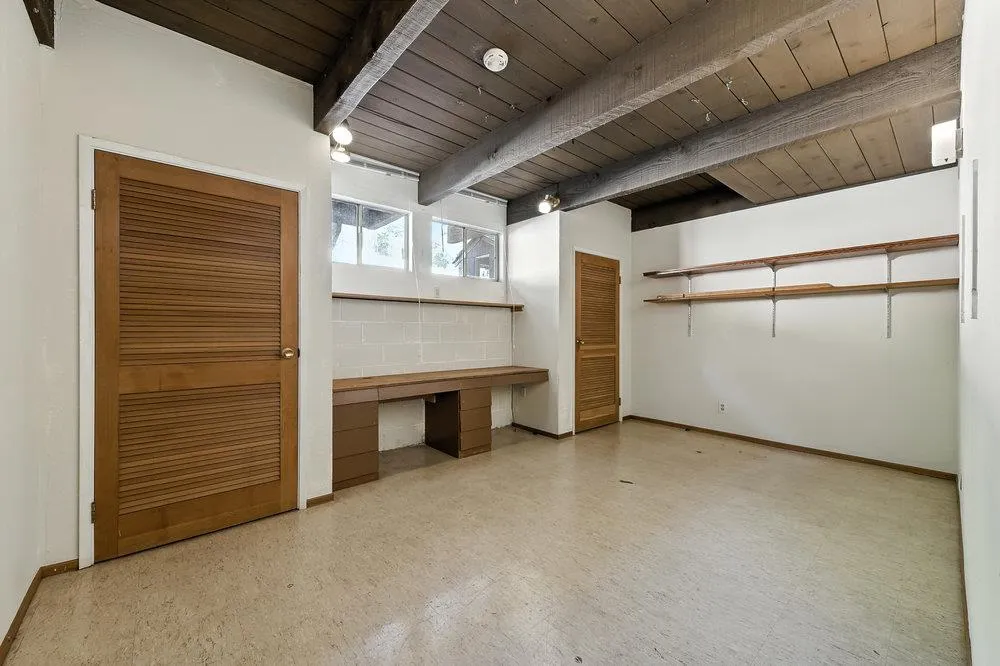 Los Altos Hills, California 94022, United States, 4 Bedrooms Bedrooms, ,3 BathroomsBathrooms,Residential,Active,185363