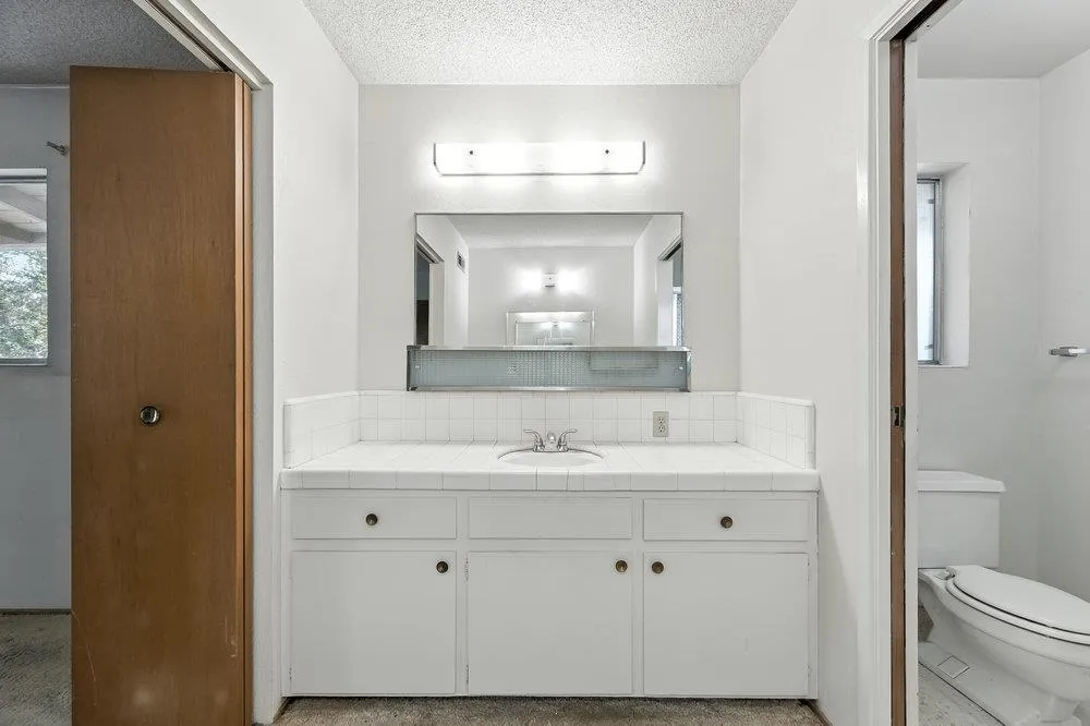 Los Altos Hills, California 94022, United States, 4 Bedrooms Bedrooms, ,3 BathroomsBathrooms,Residential,Active,185363