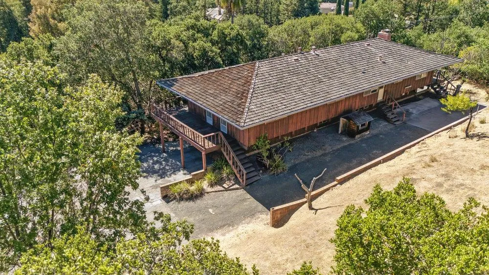 Los Altos Hills, California 94022, United States, 4 Bedrooms Bedrooms, ,3 BathroomsBathrooms,Residential,Active,185363