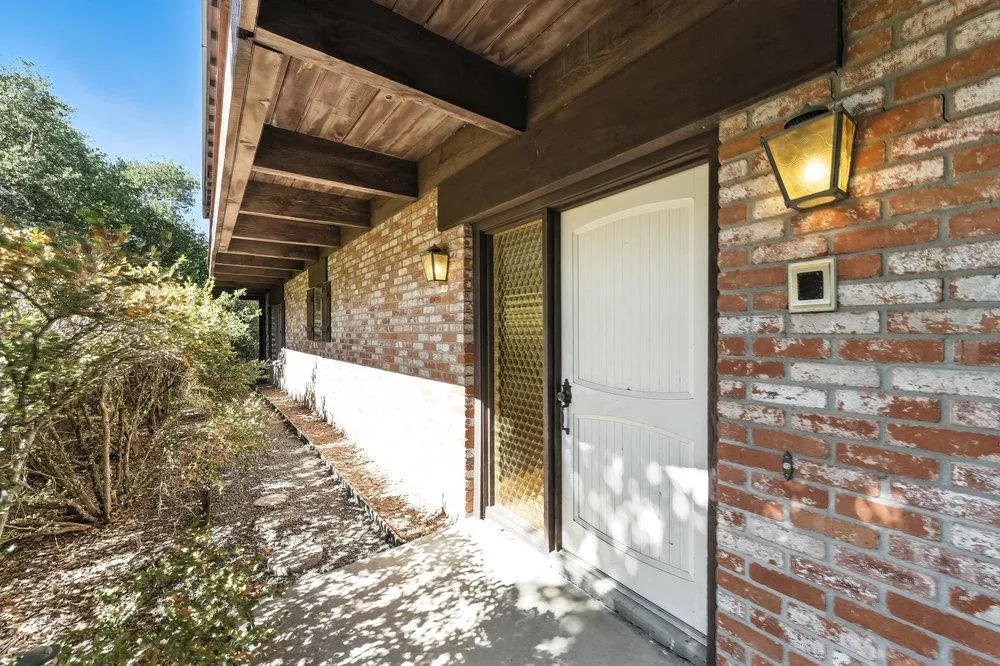 Los Altos Hills, California 94022, United States, 4 Bedrooms Bedrooms, ,3 BathroomsBathrooms,Residential,Active,185363