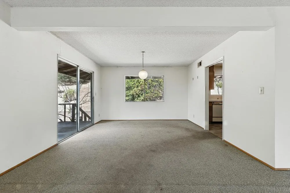 Los Altos Hills, California 94022, United States, 4 Bedrooms Bedrooms, ,3 BathroomsBathrooms,Residential,Active,185363