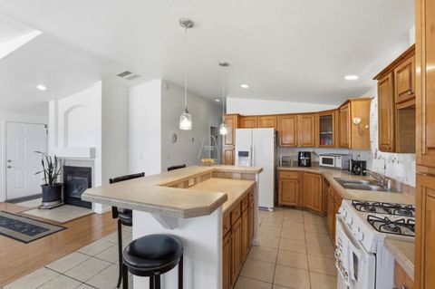 Tiny photo for 500 W 10th Street #119, GILROY, CA 95020 (MLS # ML82041244)