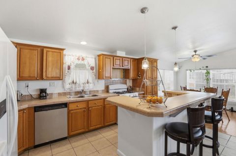 Tiny photo for 500 W 10th Street #119, GILROY, CA 95020 (MLS # ML82041244)