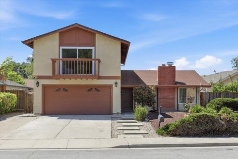 Photo of 4918 Avenida De Los Arboles, SANTA CLARA, CA 95054 (MLS # ML82041187)