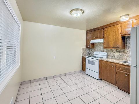 Tiny photo for 1890 Scott Boulevard #Unit 2, SANTA CLARA, CA 95050 (MLS # ML82033106)