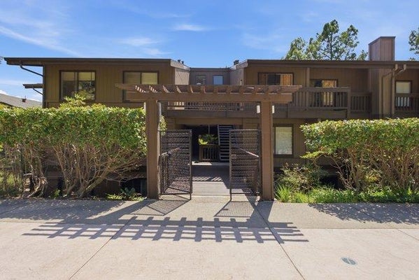 3357 BRITTAN AVE APT 6, SAN CARLOS, CA 94070 - Image d9fbf3ed4d540745d786fa0b2f0fcf18/2202790191