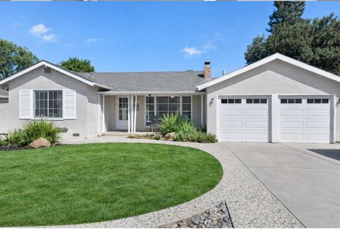 Photo of 2241 Lindaire Avenue, SAN JOSE, CA 95128 (MLS # ML82037427)