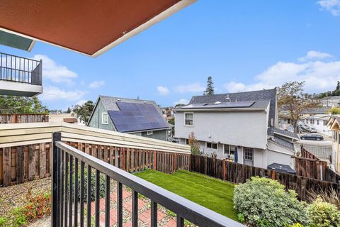 Tiny photo for 2531 Wallace Street, OAKLAND, CA 94606 (MLS # ML82029071)