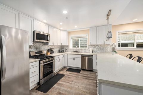 Tiny photo for 2531 Wallace Street, OAKLAND, CA 94606 (MLS # ML82029071)