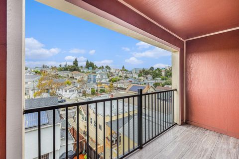 Tiny photo for 2531 Wallace Street, OAKLAND, CA 94606 (MLS # ML82029071)