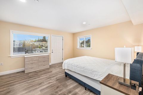 Tiny photo for 2531 Wallace Street, OAKLAND, CA 94606 (MLS # ML82029071)