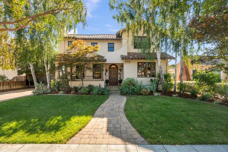 1197 Crescent Drive