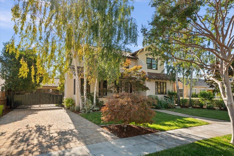1197 Crescent Drive