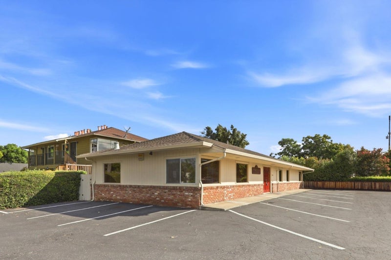 843 Malone Road