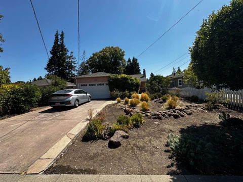 Photo of 712 Laurel Avenue, MENLO PARK, CA 94025 (MLS # ML82024787)