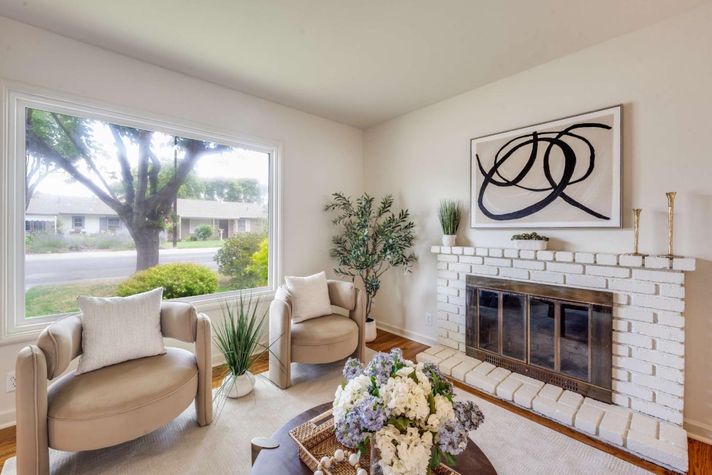 988 Sunset Drive