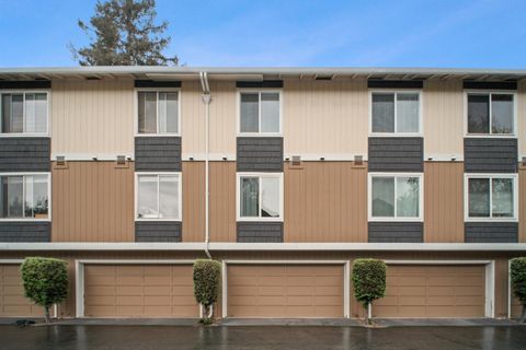 Tiny photo for 2599 Easton Lane #109, San Jose, CA 95133 (MLS # ML82040723)
